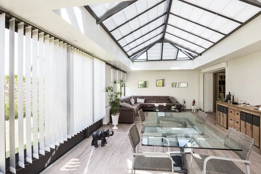 Store à bandes verticales Store à bandes verticales